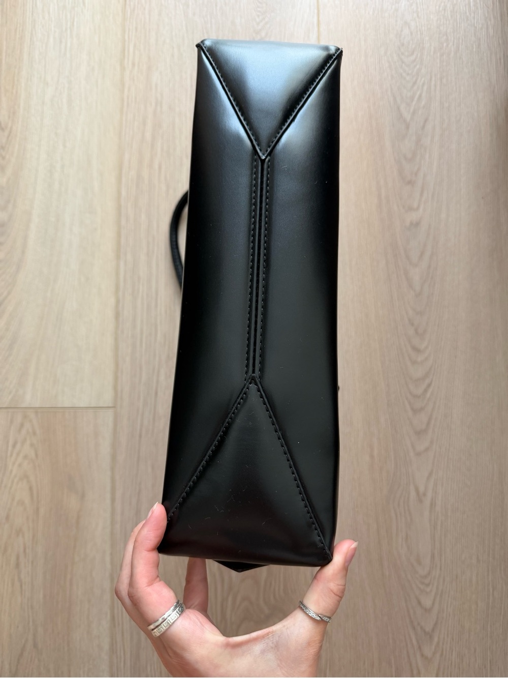 LIKE NEW Essential Black Purse - Picture 7 of 7